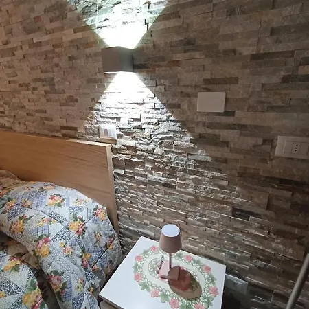 La Maison De * Nus