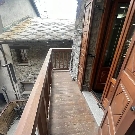 La Maison De *