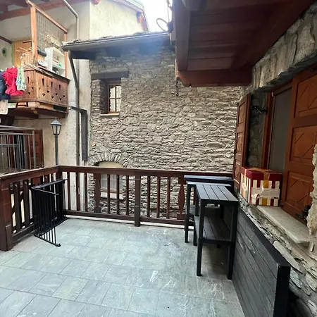 La Maison De *